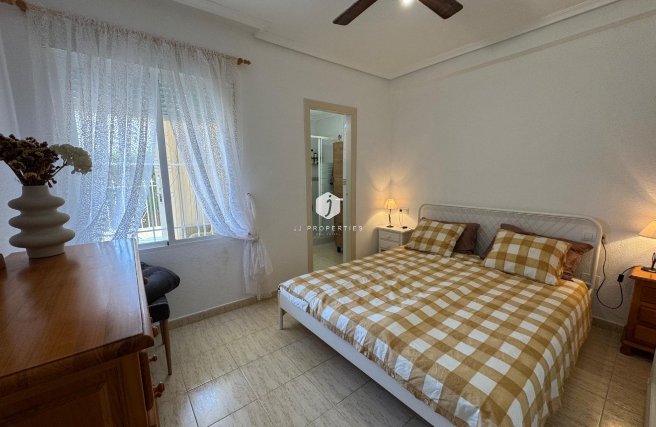 D'occasion - Bungalow -
Torrevieja - La Siesta - El Salado - Torreta