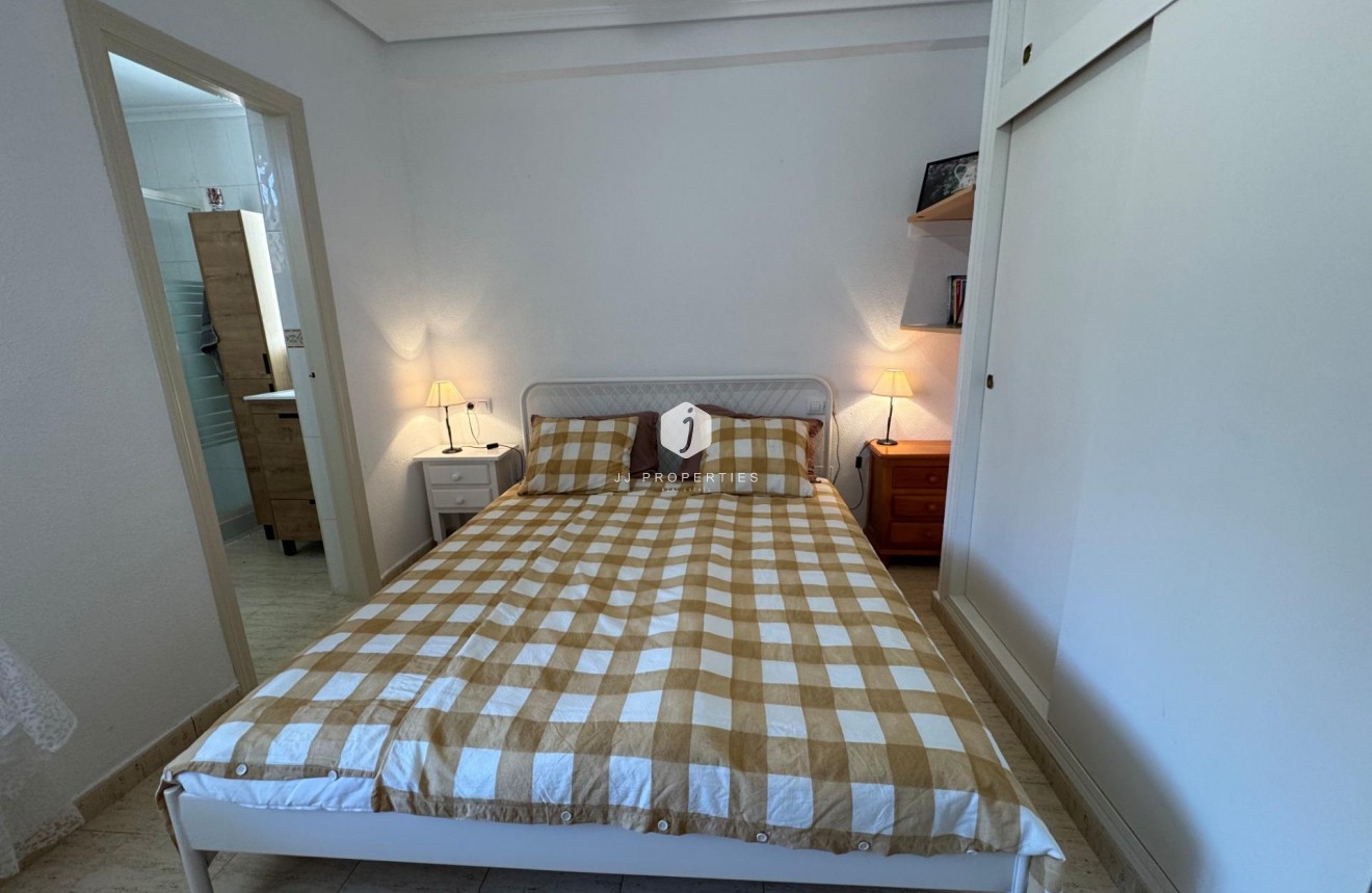 D'occasion - Bungalow -
Torrevieja - La Siesta - El Salado - Torreta