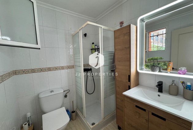 D'occasion - Bungalow -
Torrevieja - La Siesta - El Salado - Torreta