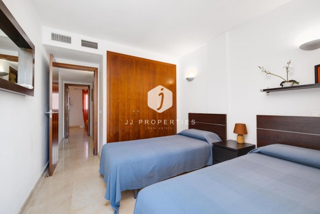 D'occasion - Appartement -
Torrevieja - Punta prima