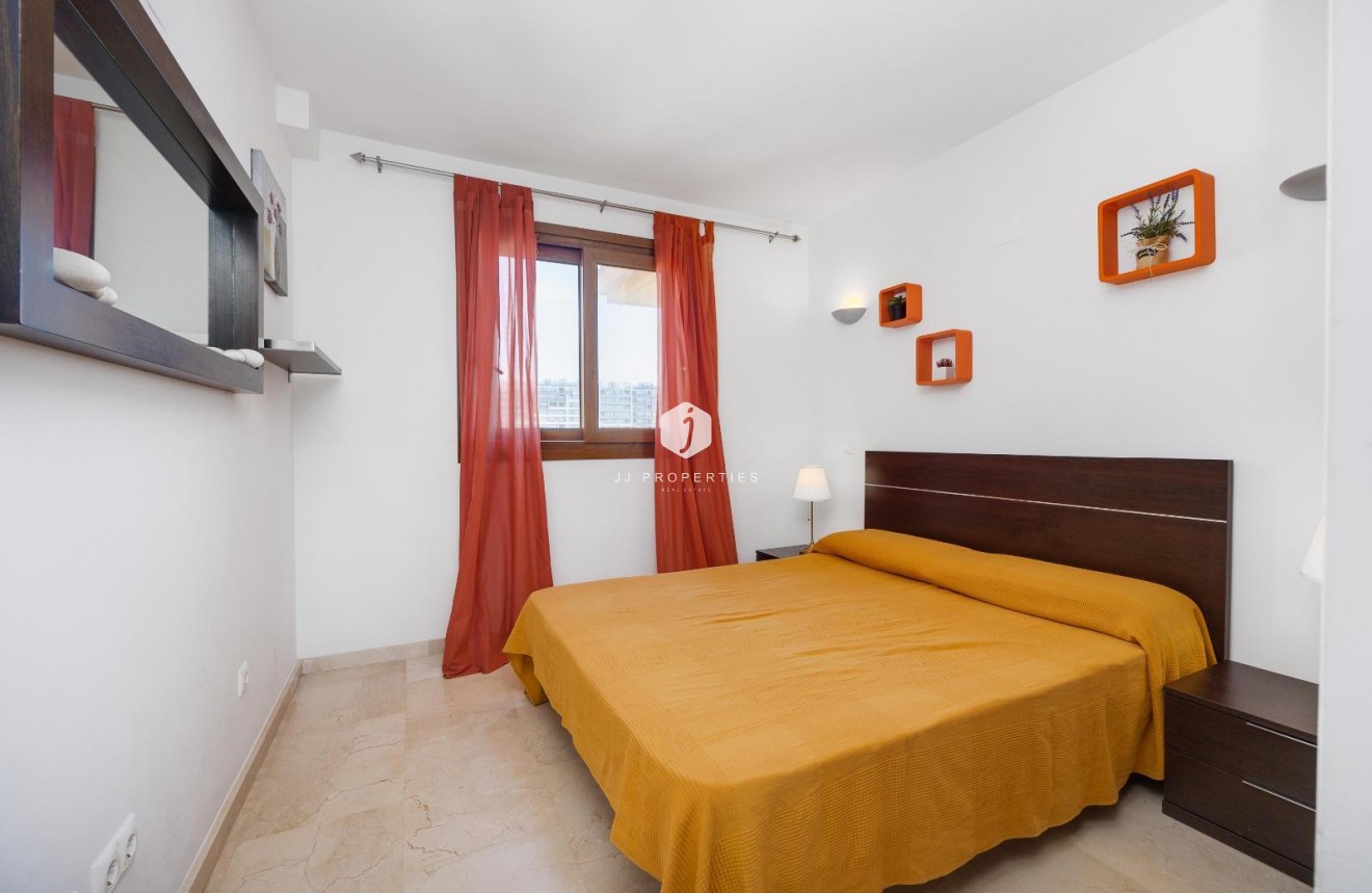 D'occasion - Appartement -
Torrevieja - Punta prima