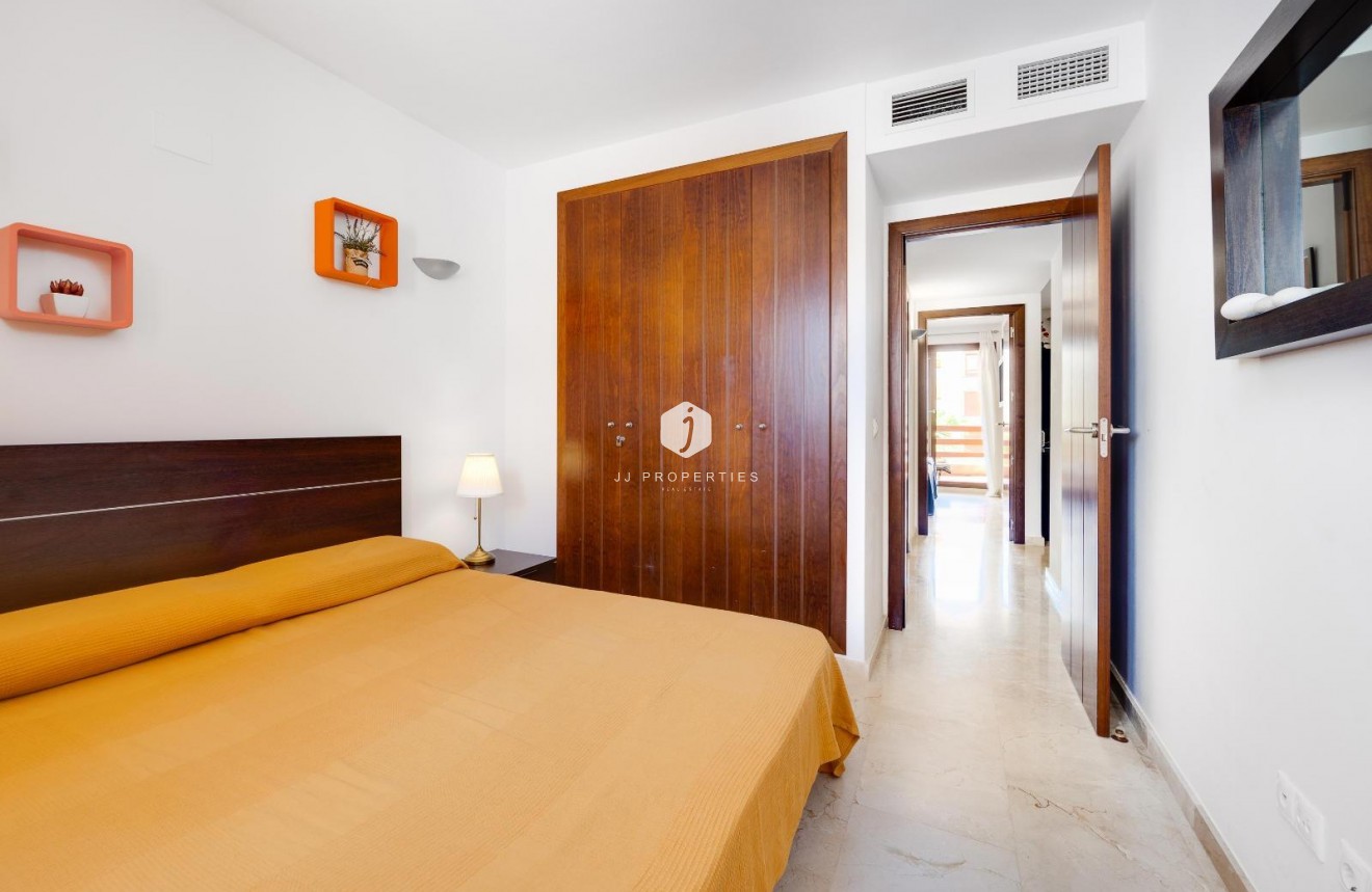 D'occasion - Appartement -
Torrevieja - Punta prima