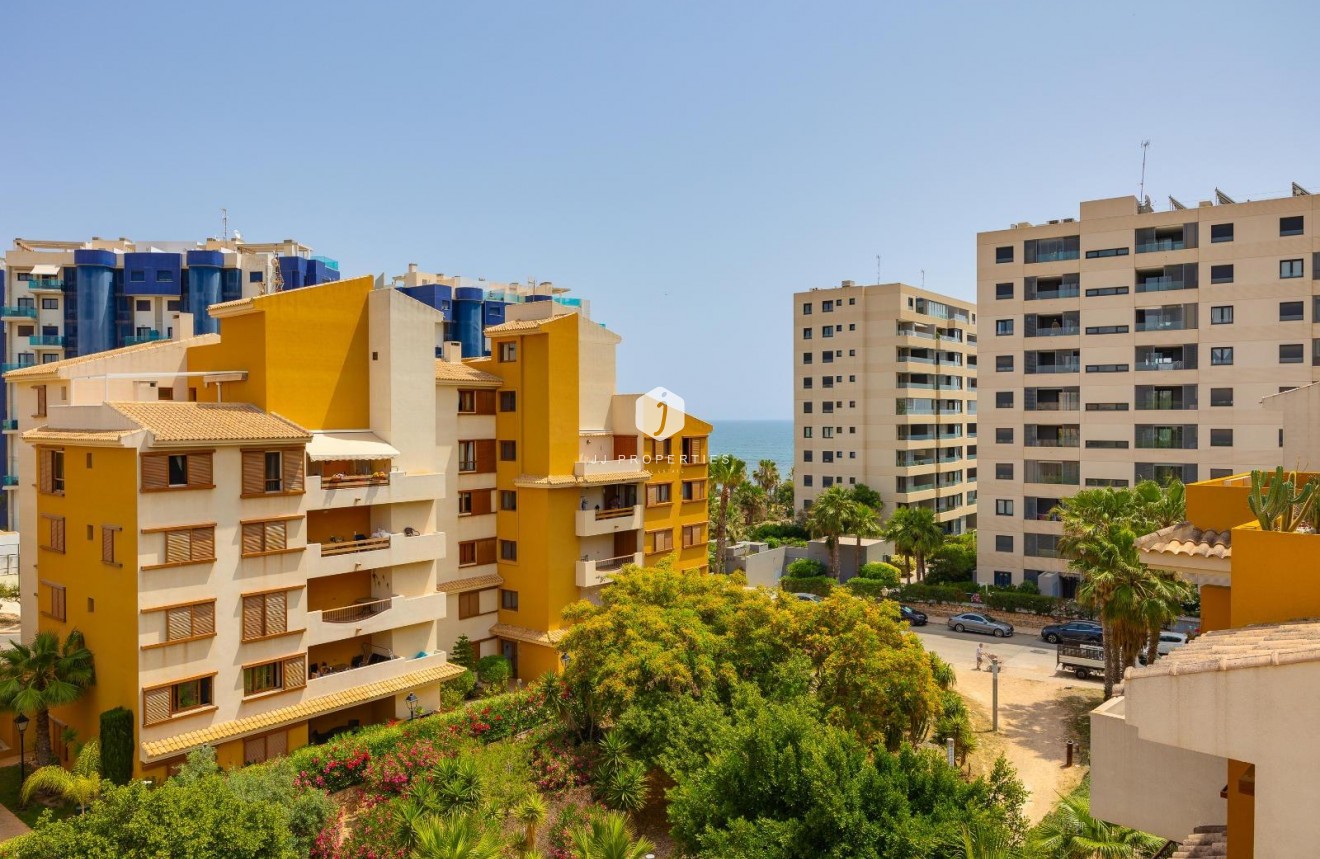 D'occasion - Appartement -
Torrevieja - Punta prima