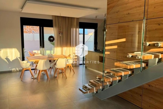 Resale - Villa -
Rojales - Ciudad Quesada