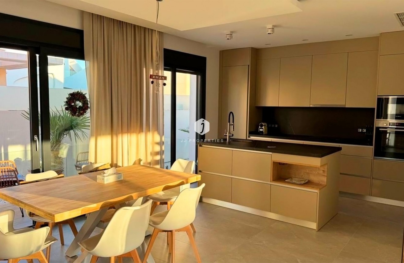 Resale - Villa -
Rojales - Ciudad Quesada