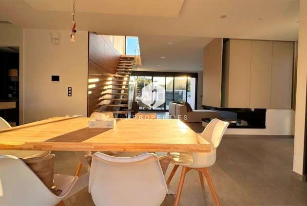 Resale - Villa -
Rojales - Ciudad Quesada