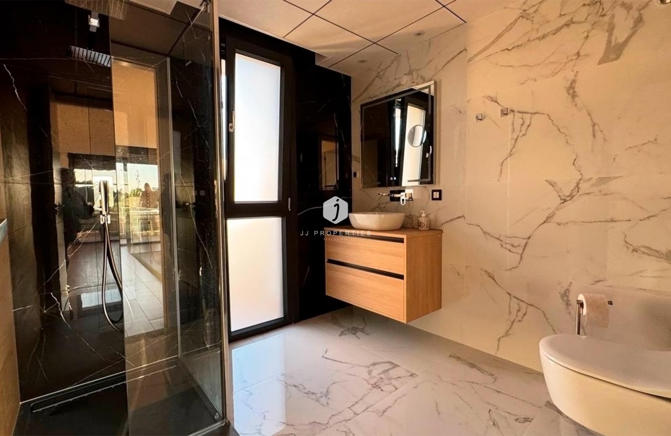 Resale - Villa -
Rojales - Ciudad Quesada