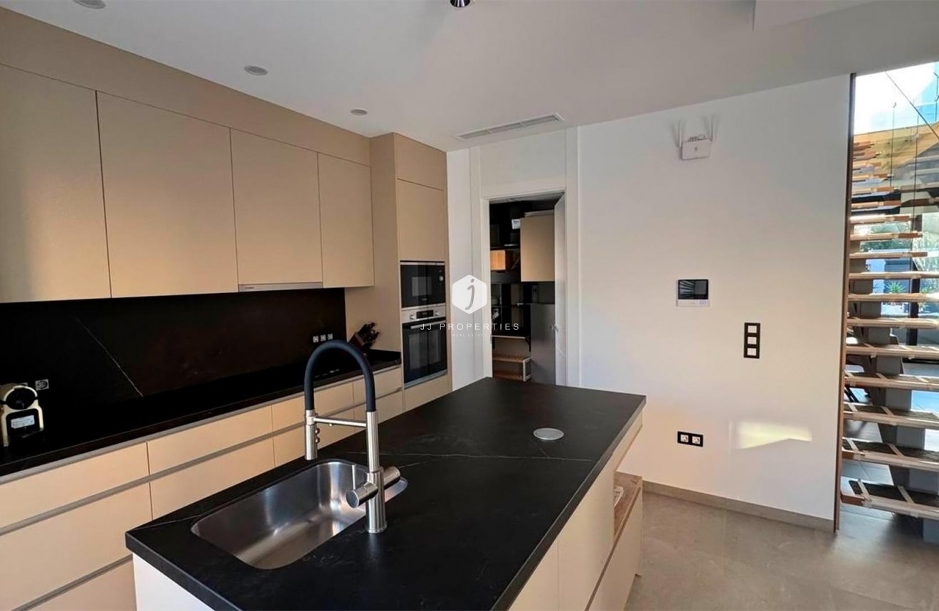 Resale - Villa -
Rojales - Ciudad Quesada