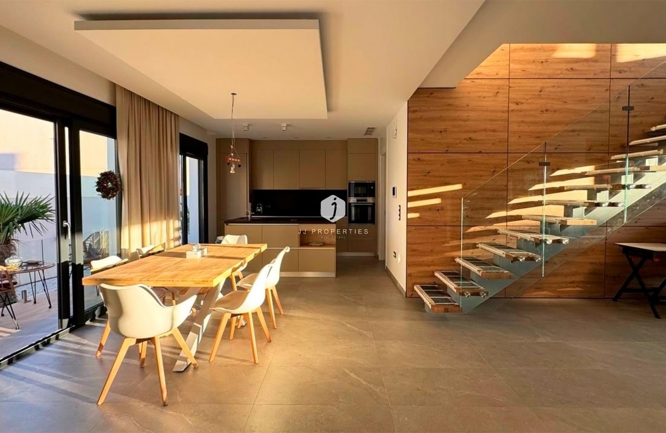 Resale - Villa -
Rojales - Ciudad Quesada