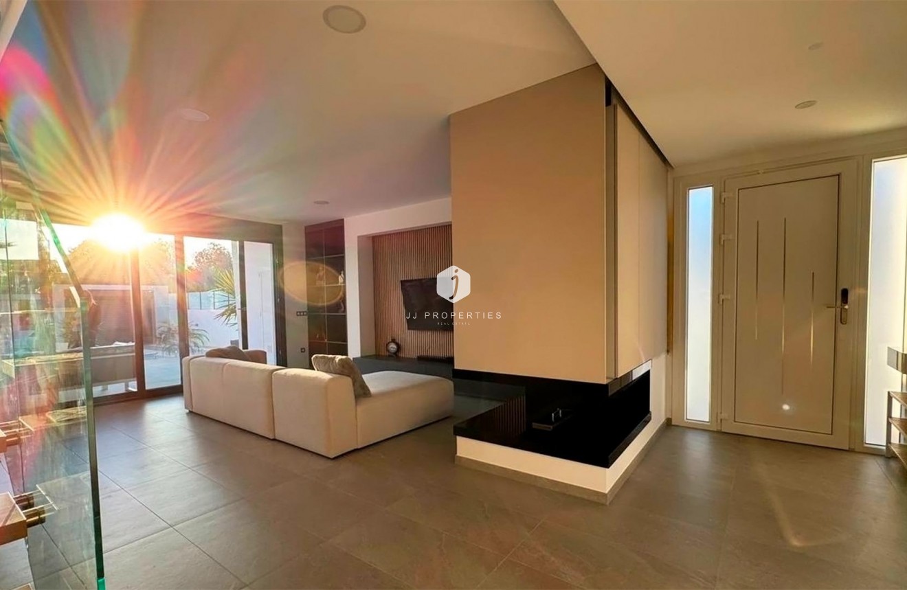Resale - Villa -
Rojales - Ciudad Quesada