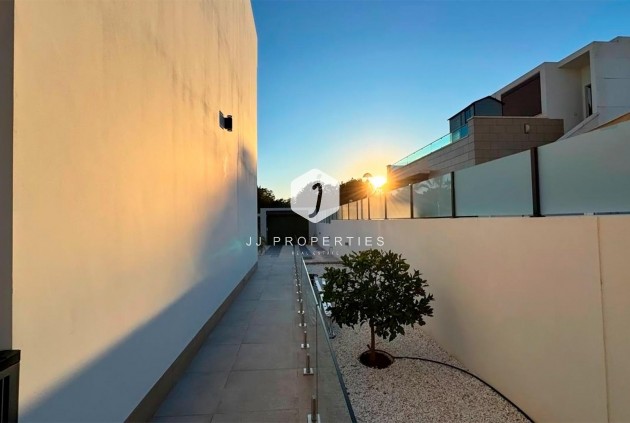 Resale - Villa -
Rojales - Ciudad Quesada
