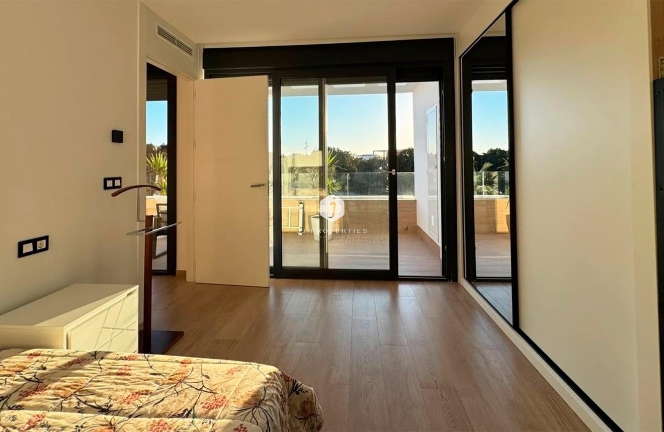 Resale - Villa -
Rojales - Ciudad Quesada