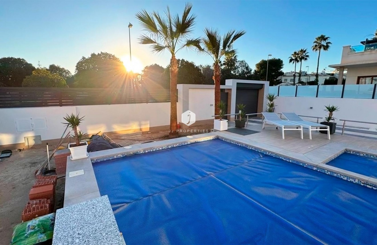 Resale - Villa -
Rojales - Ciudad Quesada