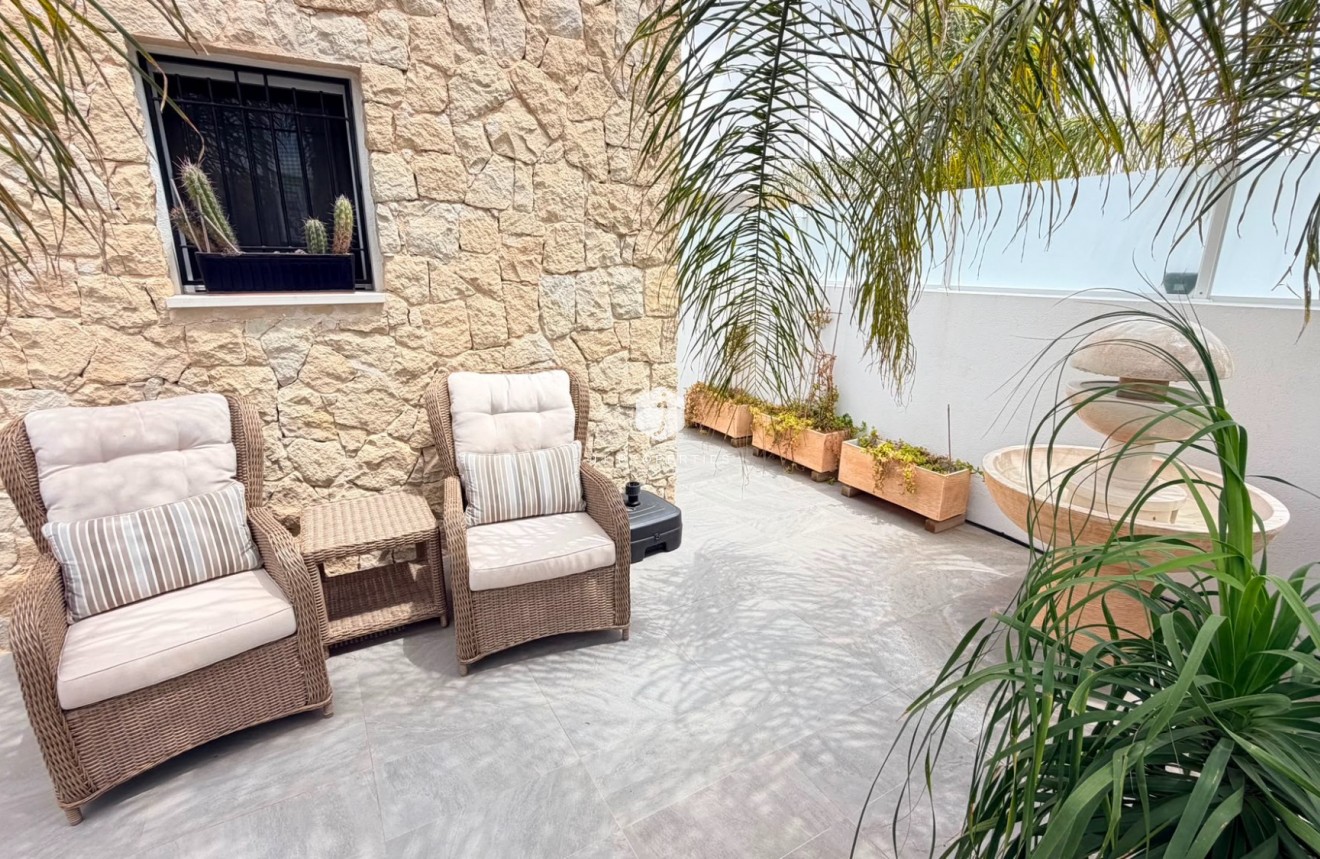 Resale - Villa -
Los Montesinos - Costa Blanca