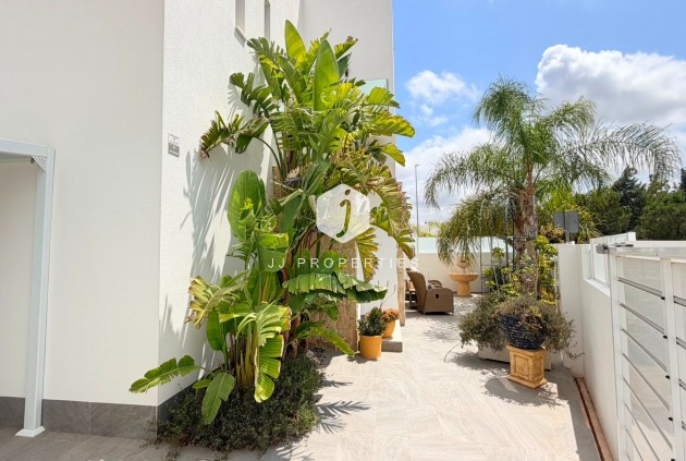 Resale - Villa -
Los Montesinos - Costa Blanca
