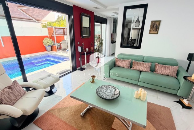 Resale - Villa -
Los Montesinos - Costa Blanca