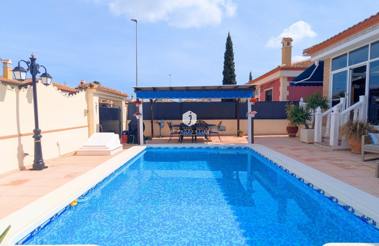 Resale - Villa -
Bigastro - Inland