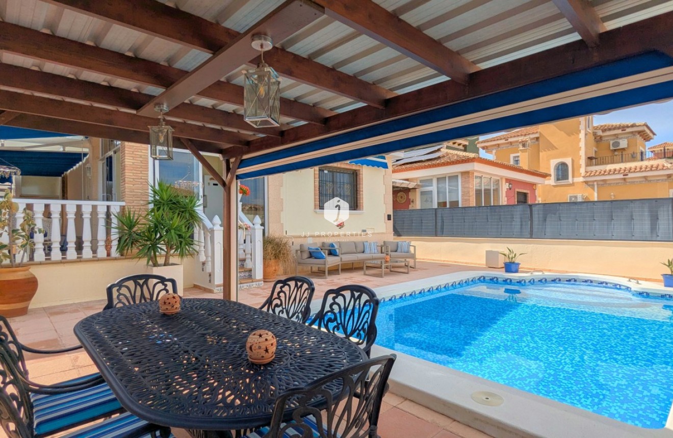 Resale - Villa -
Bigastro - Inland