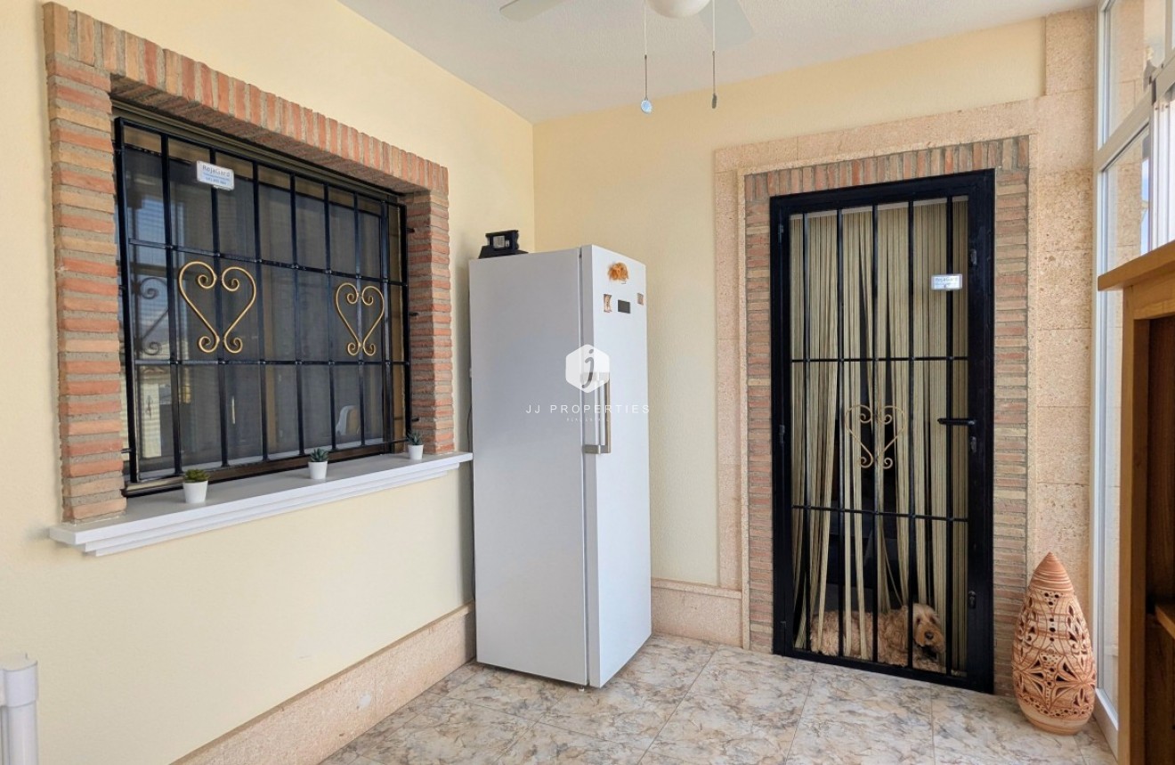 Resale - Villa -
Bigastro - Inland