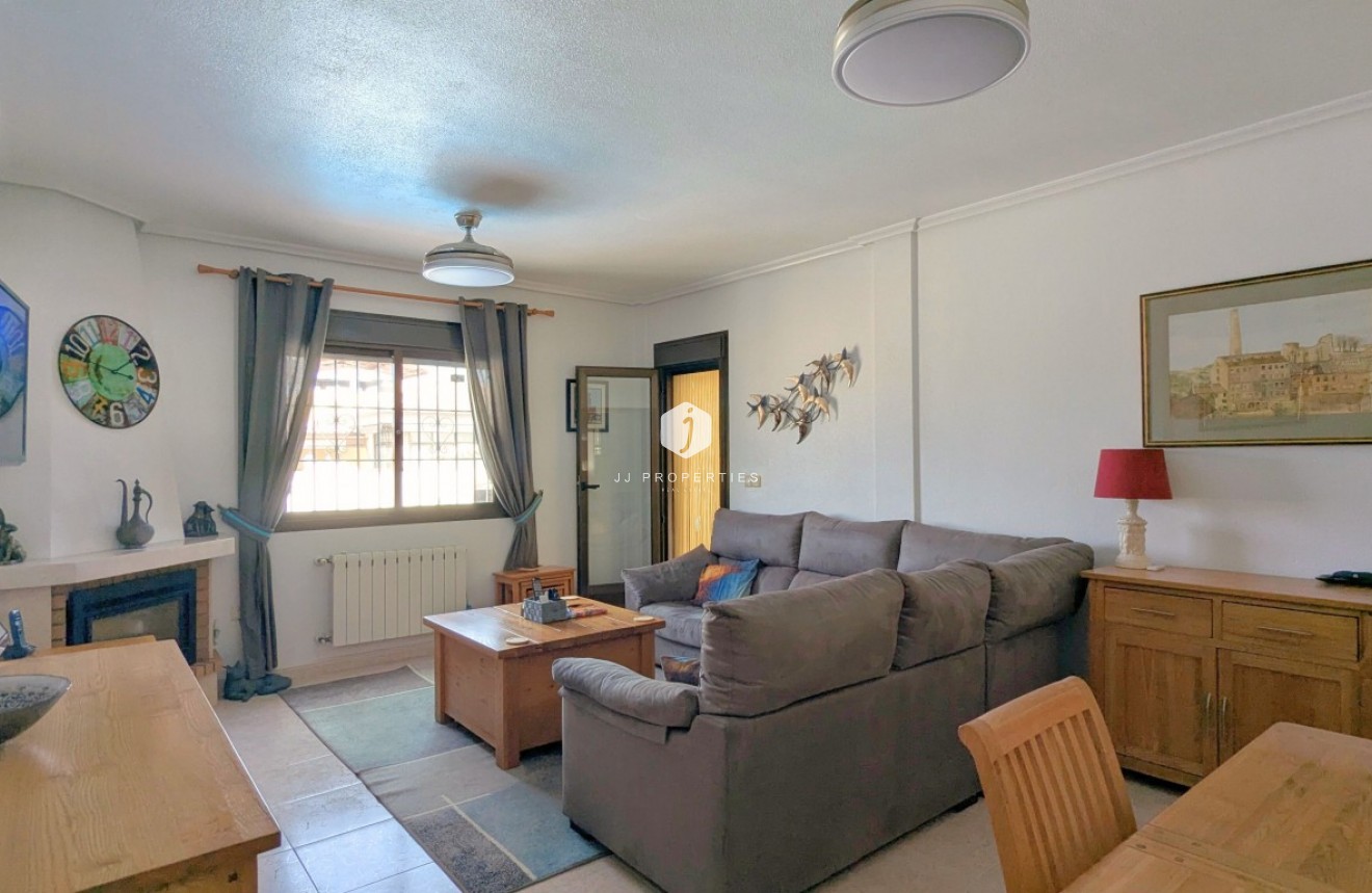Resale - Villa -
Bigastro - Inland