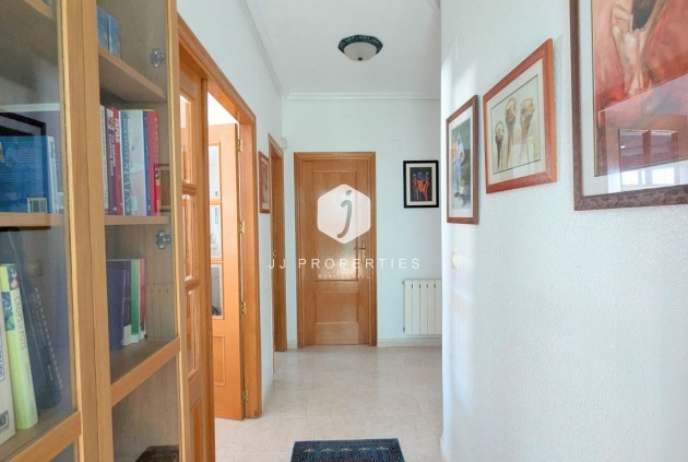 Resale - Villa -
Bigastro - Inland