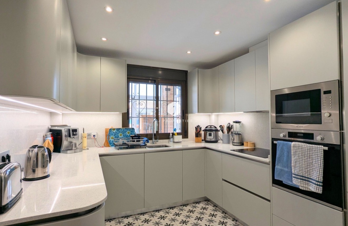 Resale - Villa -
Bigastro - Inland