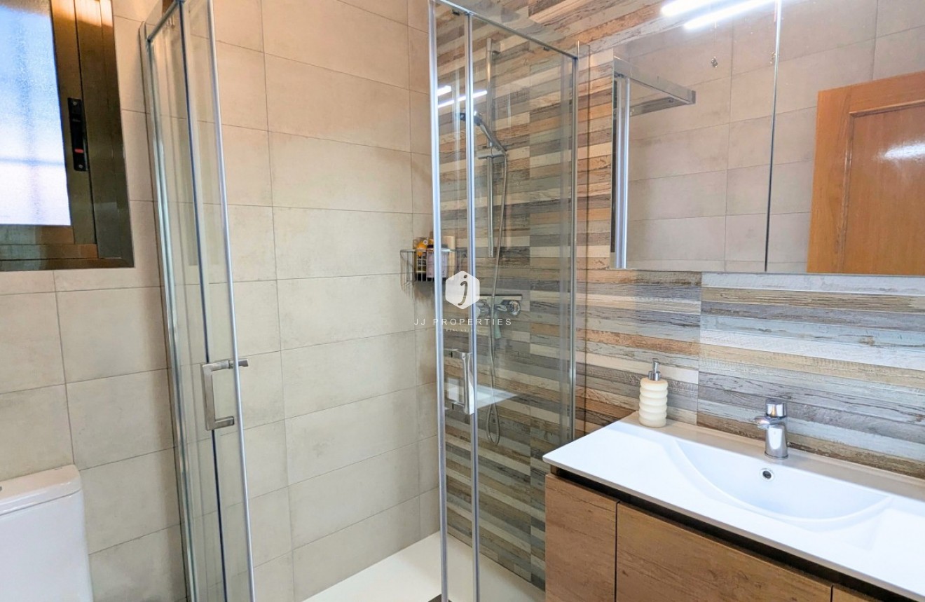 Resale - Villa -
Bigastro - Inland