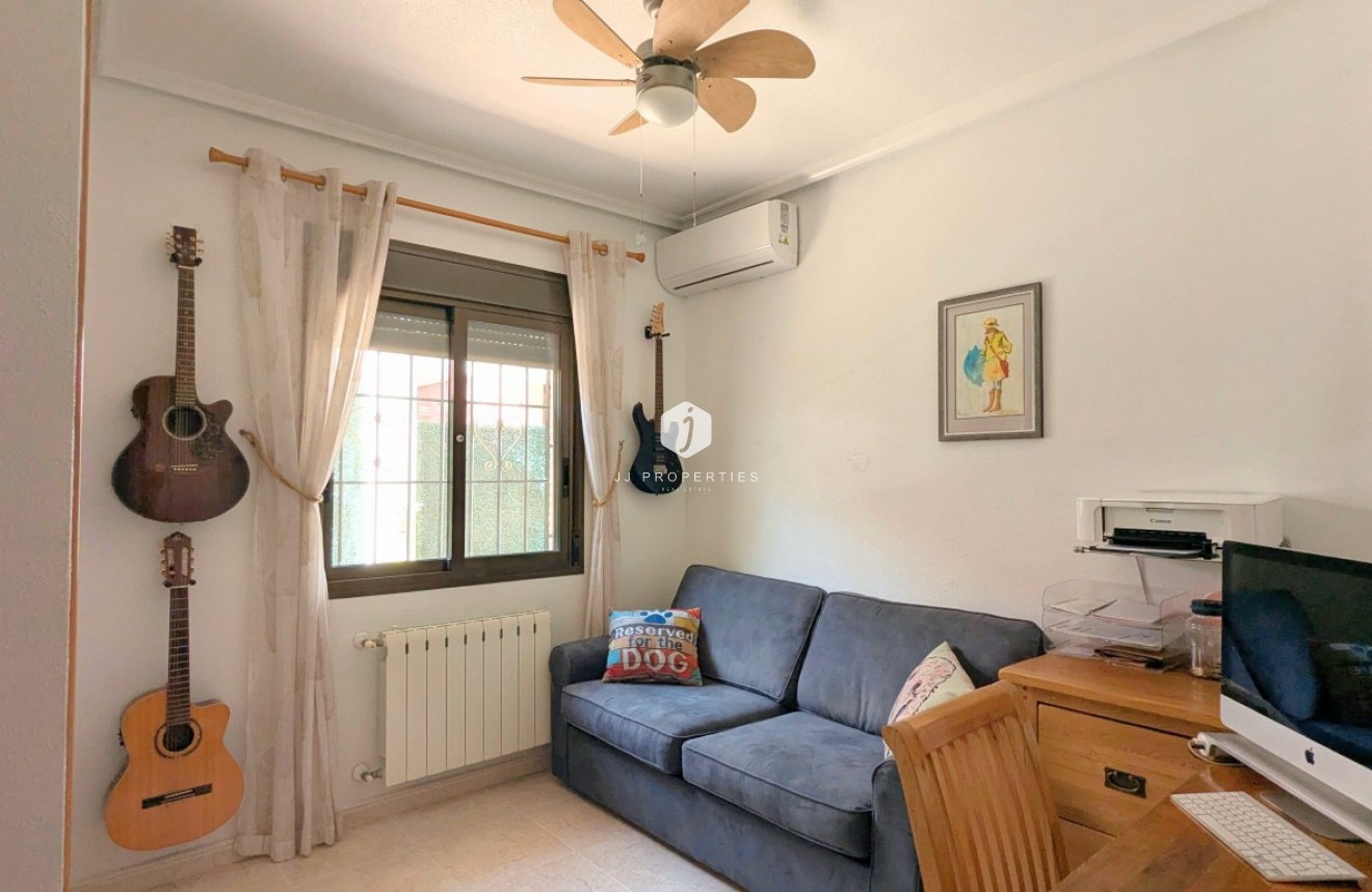 Resale - Villa -
Bigastro - Inland