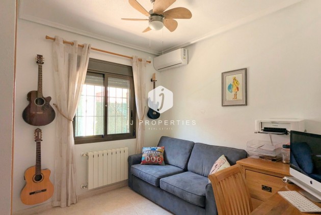 Resale - Villa -
Bigastro - Inland