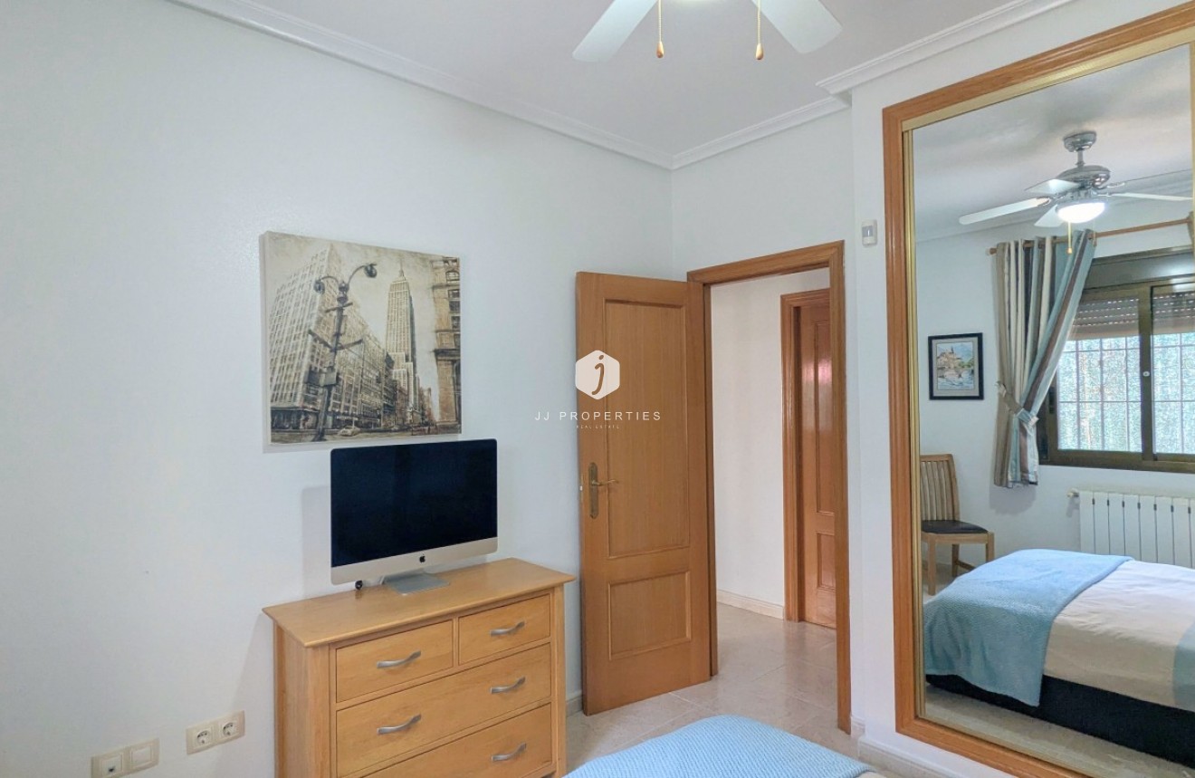 Resale - Villa -
Bigastro - Inland
