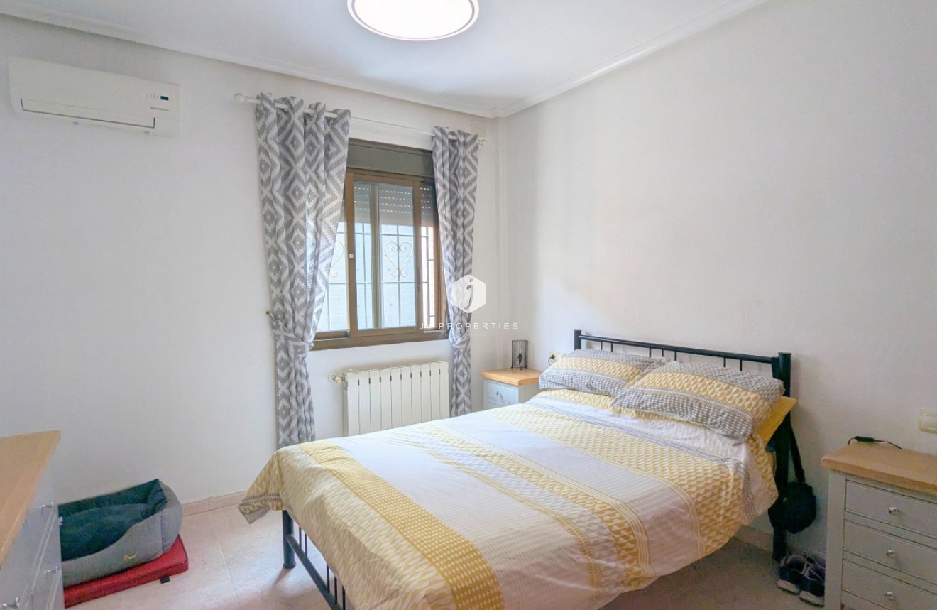 Resale - Villa -
Bigastro - Inland