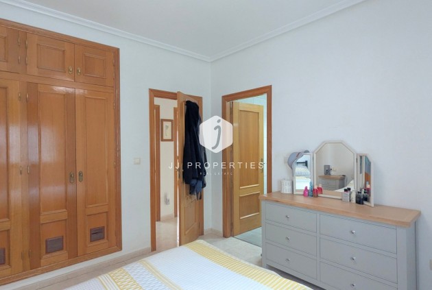 Resale - Villa -
Bigastro - Inland