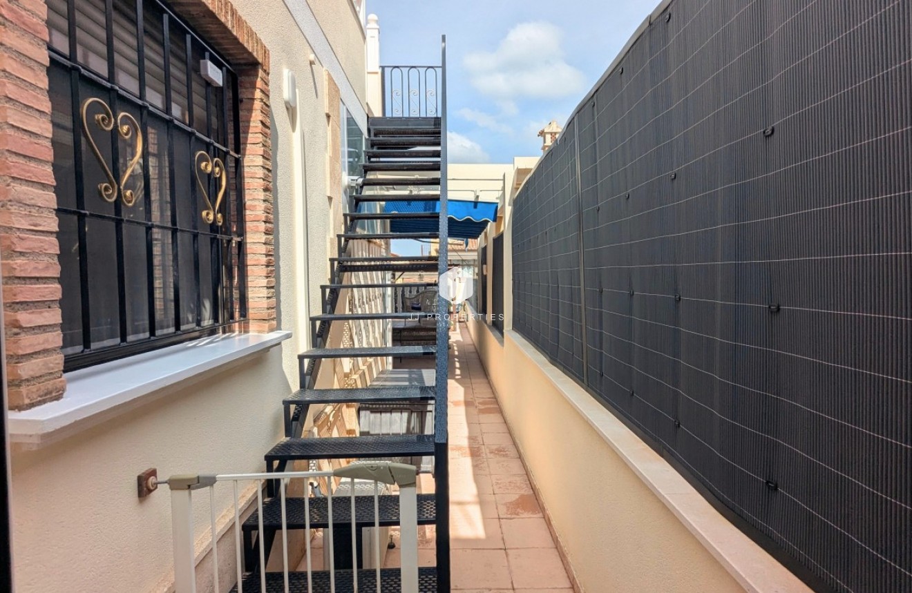 Resale - Villa -
Bigastro - Inland