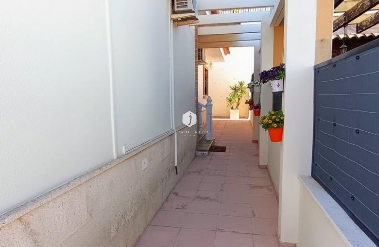 Resale - Villa -
Bigastro - Inland