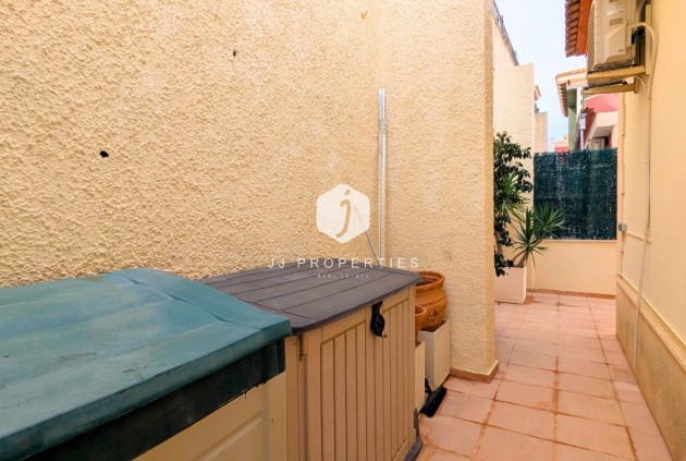 Resale - Villa -
Bigastro - Inland