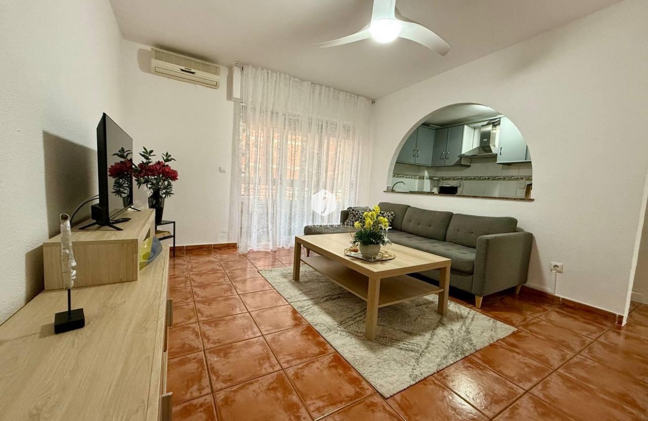 Tweedehands - Appartement / flat -
Torrevieja - Playa del Cura