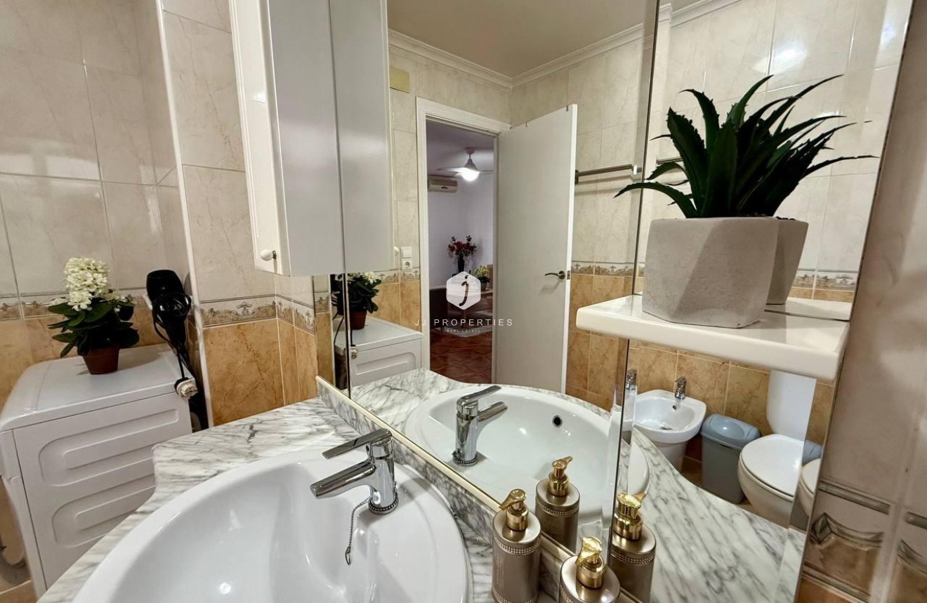 Tweedehands - Appartement / flat -
Torrevieja - Playa del Cura