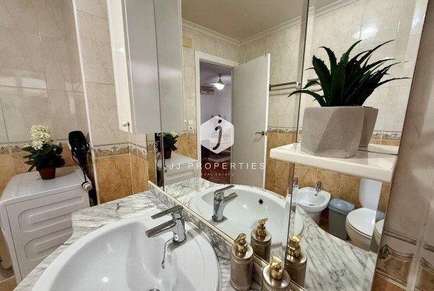 Tweedehands - Appartement / flat -
Torrevieja - Playa del Cura