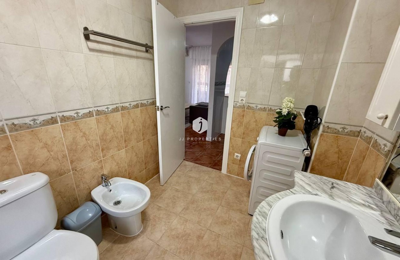 Tweedehands - Appartement / flat -
Torrevieja - Playa del Cura