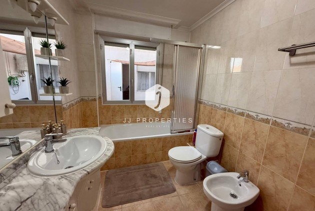 Tweedehands - Appartement / flat -
Torrevieja - Playa del Cura