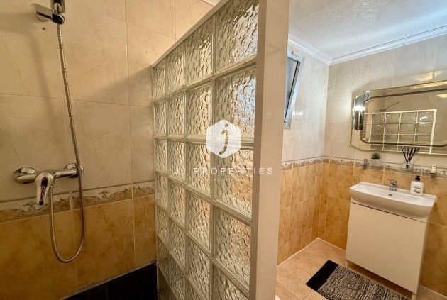 Tweedehands - Appartement / flat -
Torrevieja - Playa del Cura