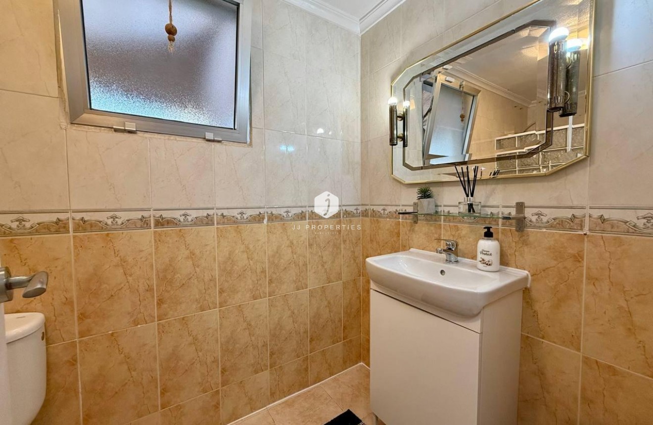 Tweedehands - Appartement / flat -
Torrevieja - Playa del Cura