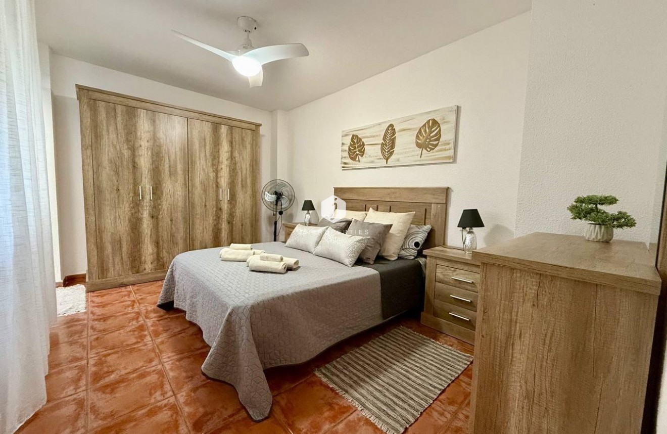 Tweedehands - Appartement / flat -
Torrevieja - Playa del Cura