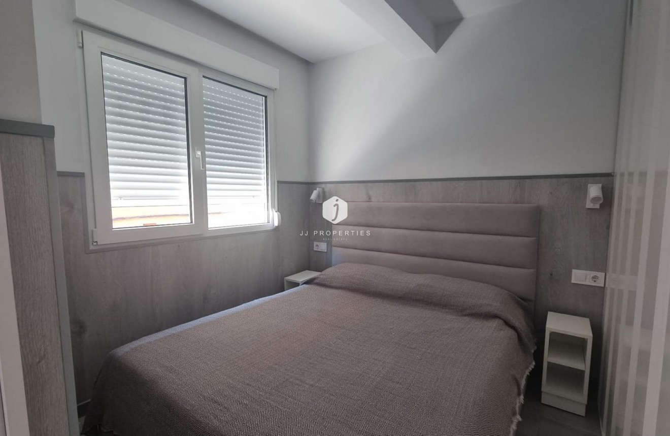 Tweedehands - Appartement / flat -
Torrevieja - Centro