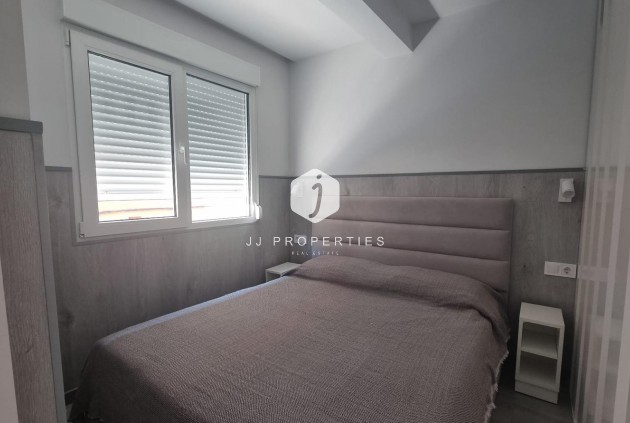 Tweedehands - Appartement / flat -
Torrevieja - Centro