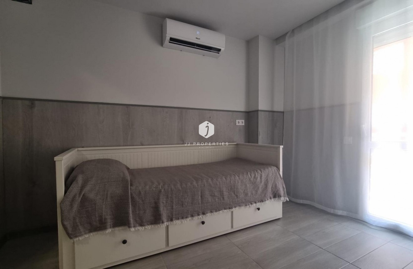 Tweedehands - Appartement / flat -
Torrevieja - Centro