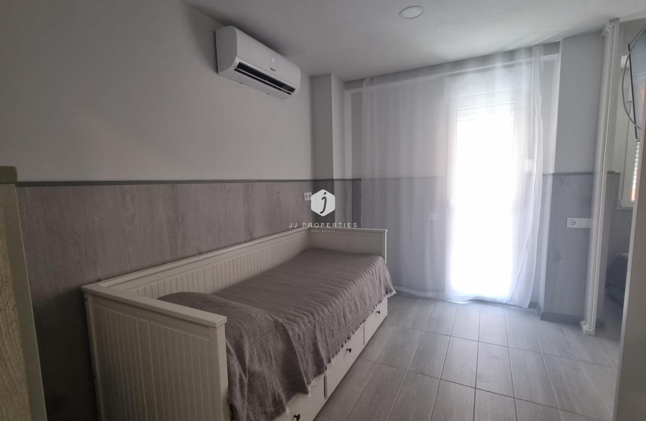 Tweedehands - Appartement / flat -
Torrevieja - Centro