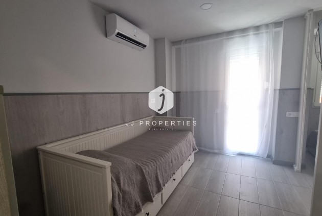 Tweedehands - Appartement / flat -
Torrevieja - Centro