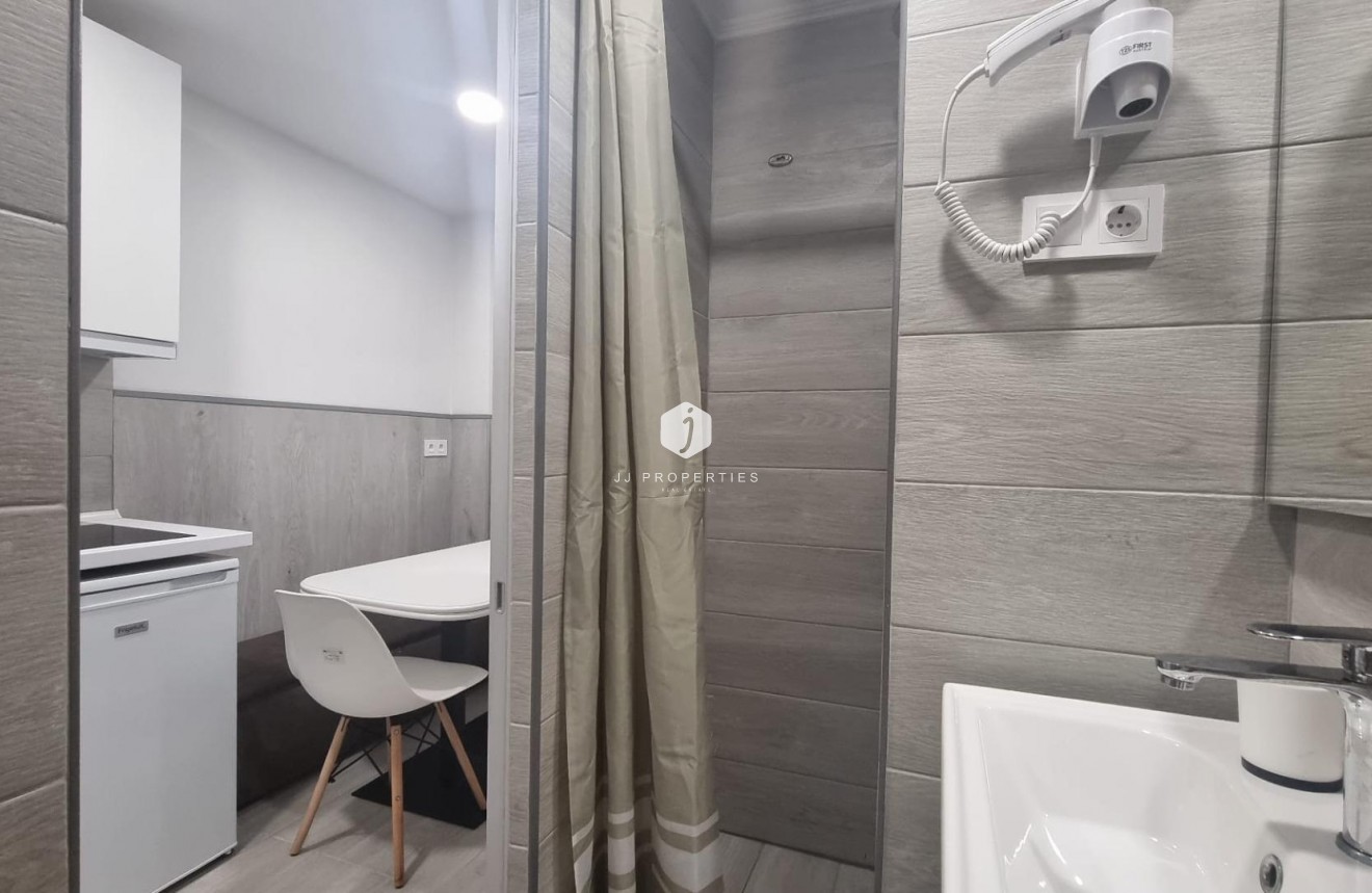 Tweedehands - Appartement / flat -
Torrevieja - Centro