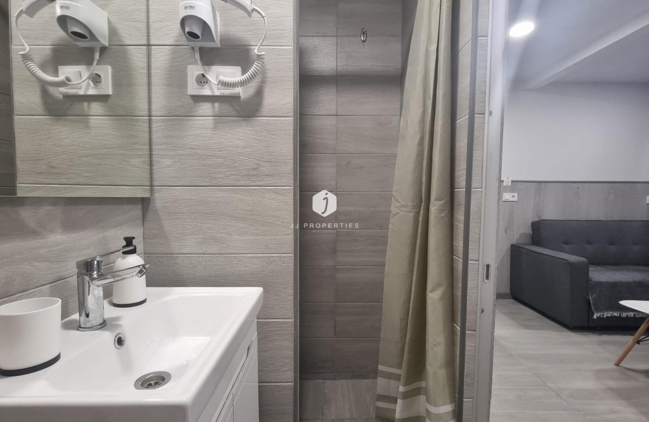 Tweedehands - Appartement / flat -
Torrevieja - Centro